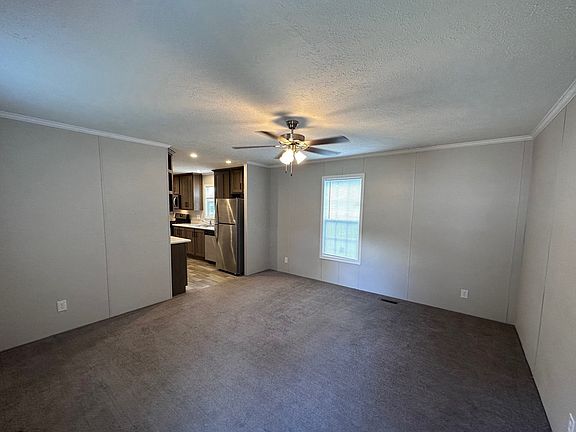 2nd image of 516 Courtland Ln #193