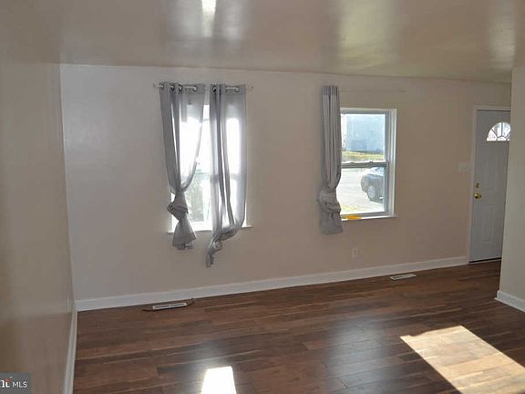 3rd image of 29 Teal Cir