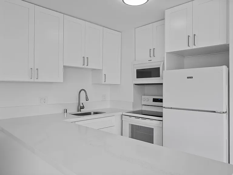 2115 Ala Wai Blvd #804 — Photo 10