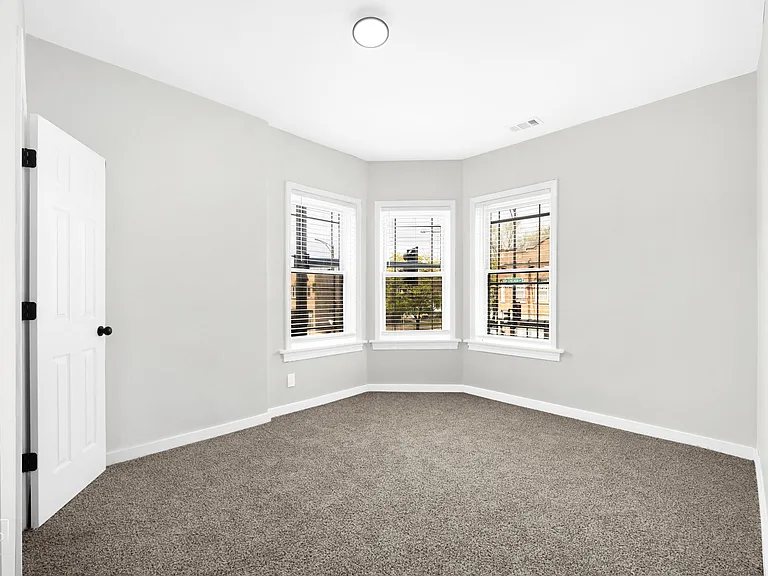 5749 W Chicago Ave — Photo 1