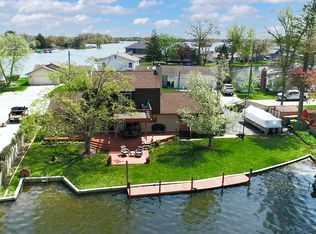 2225 Wiggen Ln, White Lake, MI