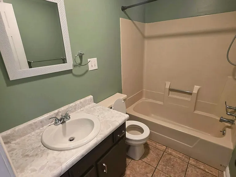 301 Reardon Blvd — Photo 16