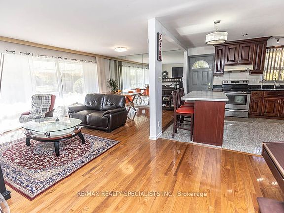 5th image of 124 Roebuck Dr