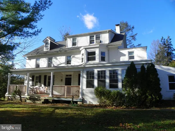 825 S High St APT 4, West Chester, PA 19382