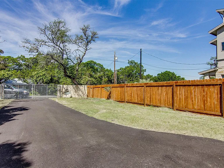 6407 Hopkins Dr #C — Photo 4