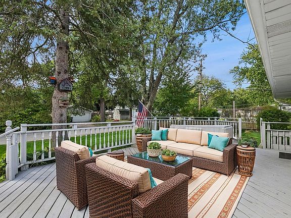 4th image of 18124 W Avon Ct