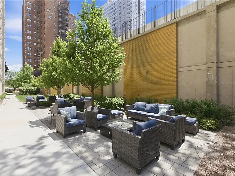 3950 N Lake Shore Dr #2027 — Photo 12