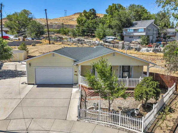 450 McClure Cir, Sparks, NV 89431