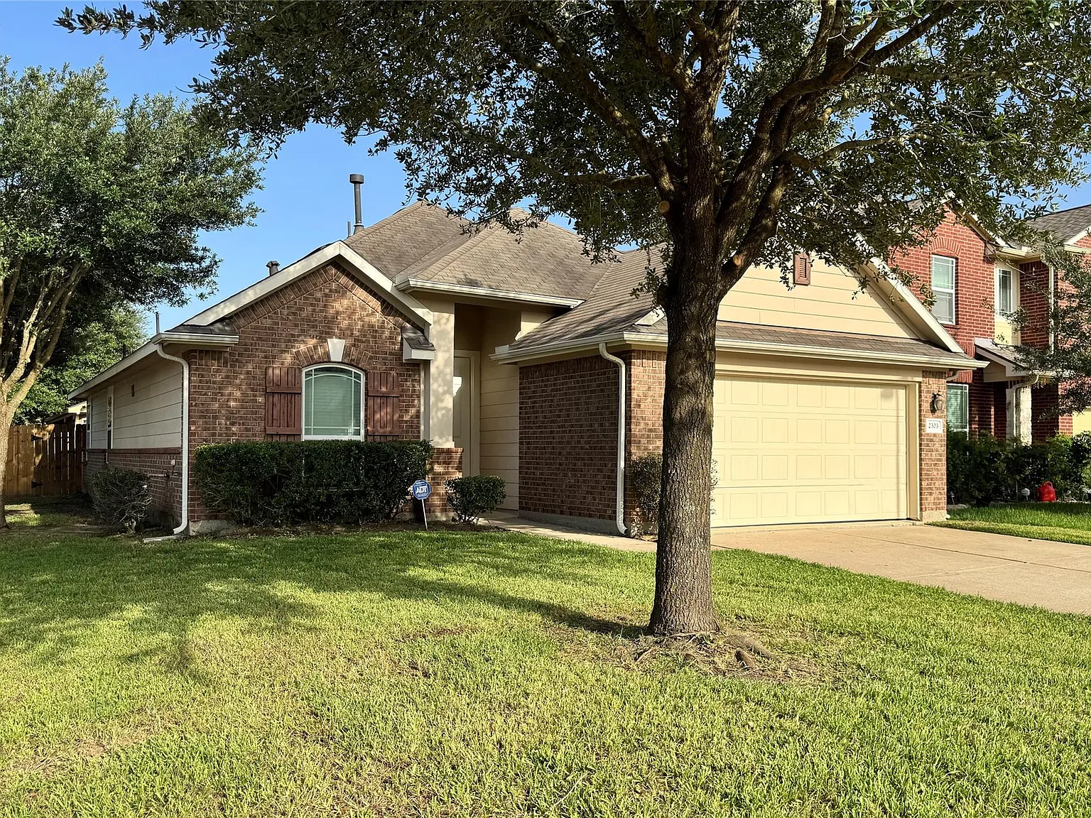3 bed, 2.0 bath, 1545 sqft, $2,000 — Photo 3