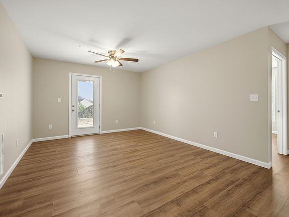 5th image of 2319 Lantern Ridge Dr #3