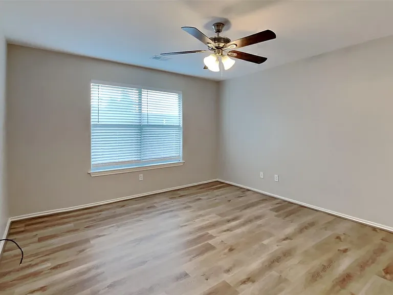 22076 Knights Cove Dr — Photo 22