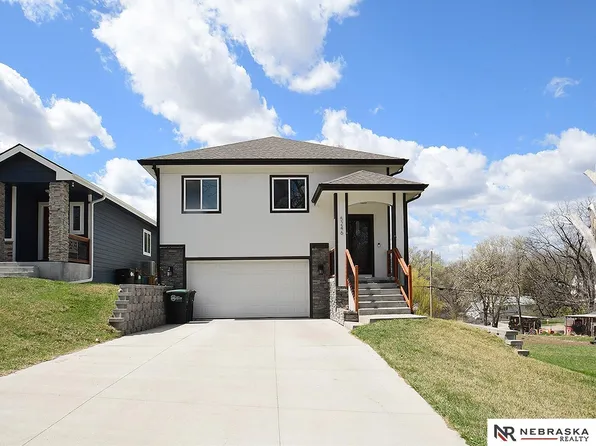 5246 S 50th St, Omaha, NE 68117