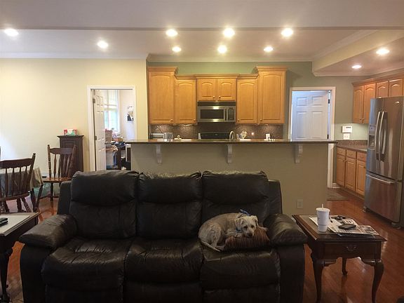 5th image of 1227 Buckingham Pl