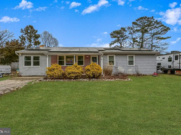 67 Walnut St, Little Egg Harbor, NJ 08087