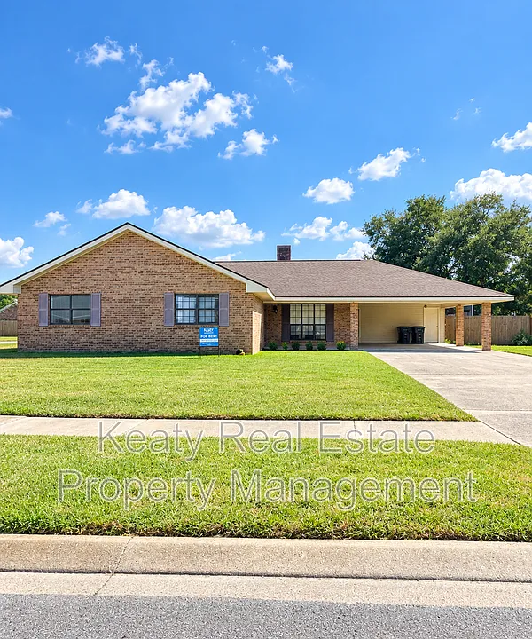 102 Crocus Ln