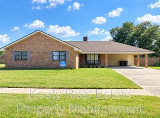 102 Crocus Ln, Lafayette, LA 70507