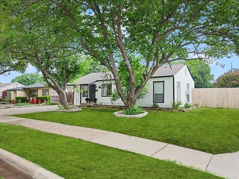 1st image of 3551 Espanola Dr