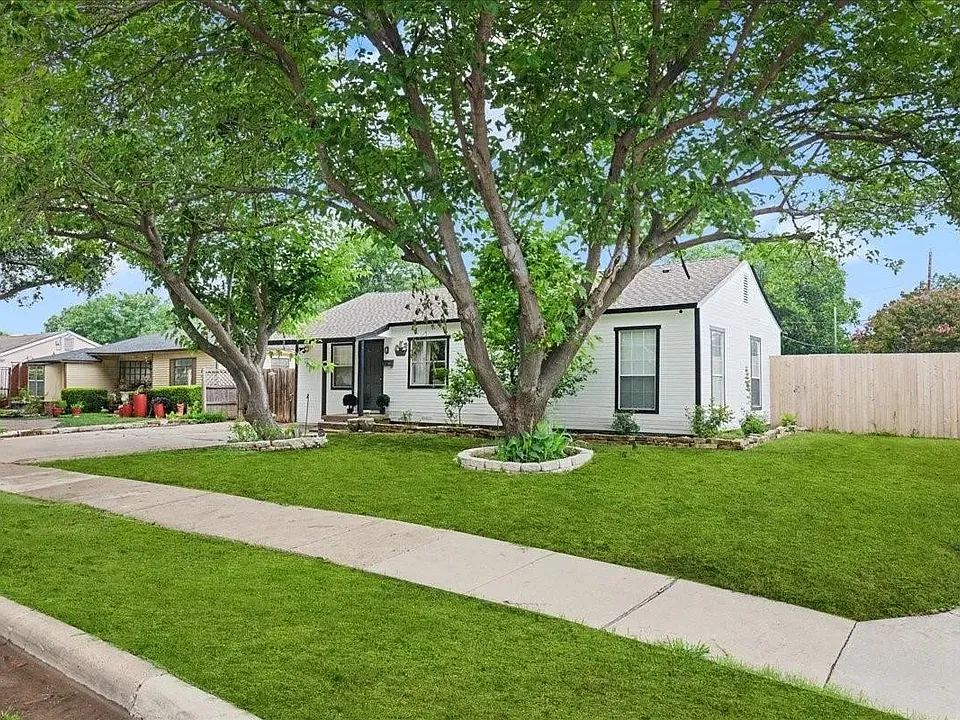 3551 Espanola Dr