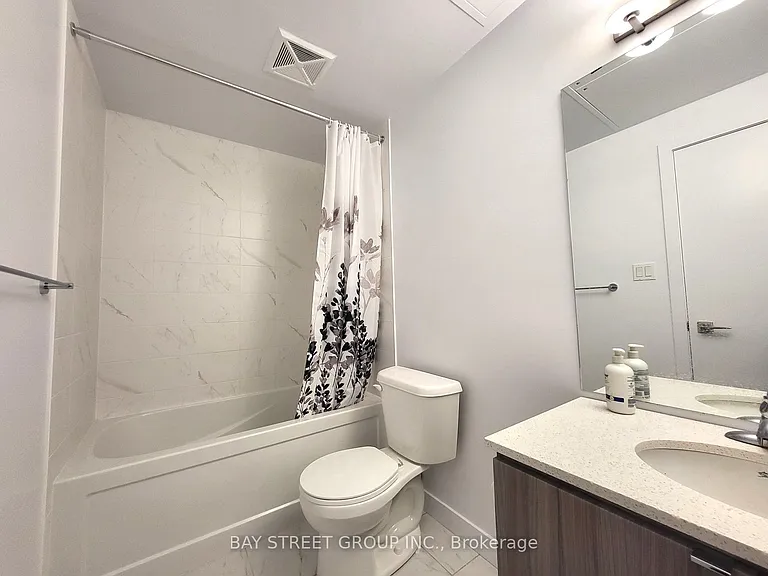2433 Dufferin St #206 — Photo 15