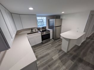 5330 W Dakin St #B, Chicago, IL 60641