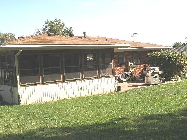 1st image of 130 Oakview Dr
