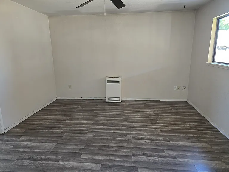 1011 Hillcrest Rd — Photo 4