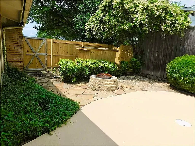 410 Duke St — Photo 13