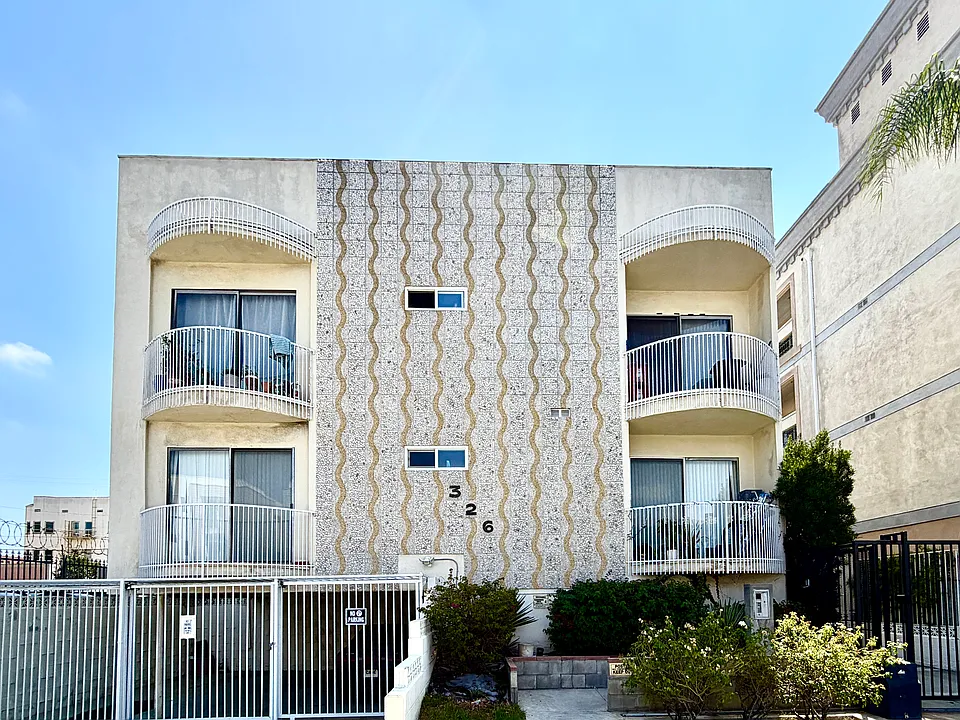 326 S Serrano Ave #9