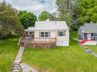 109 Monroe St, Radford, VA 24141