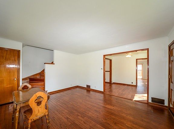 3rd image of 5101 N Neenah Ave
