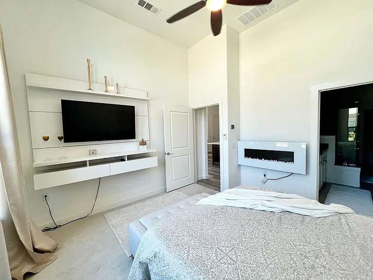 2621 Chablis Dr — Photo 12
