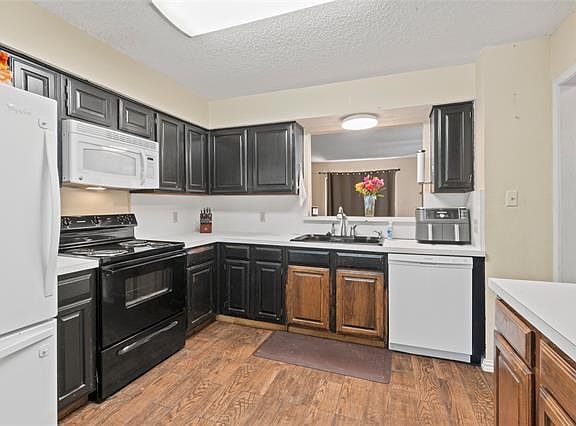 5th image of 3802 Wentworth Dr