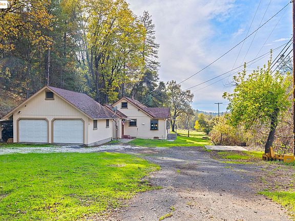 3rd image of 15895 Morris Rd