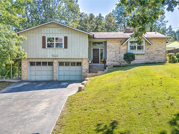 14435 Grace Ln, Rogers, AR 72756