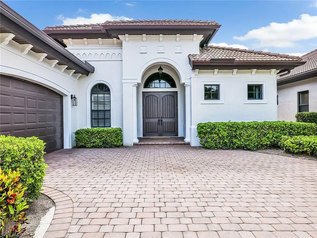 3 bed, 2.0 bath, 2258 sqft, $10,000 — Photo 3