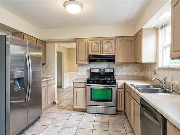 5th image of 5002 Cheviot Dr