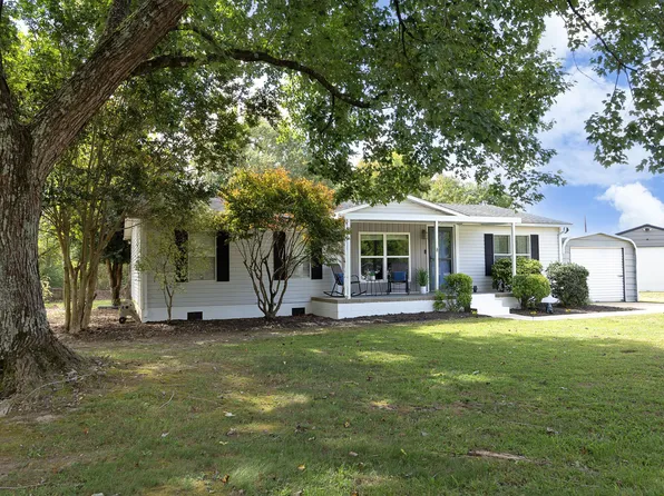 40 Brian Ct, Fuquay Varina, NC 27526