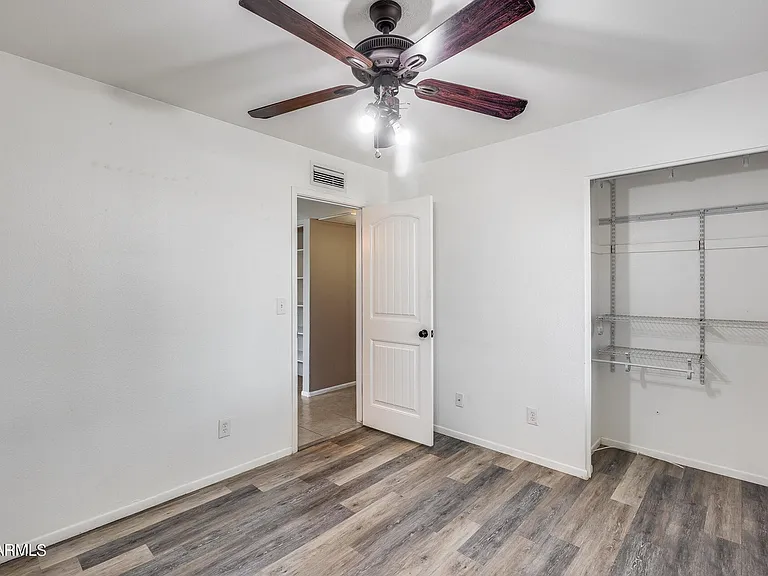 2933 W Muriel Dr — Photo 11
