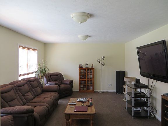 3rd image of 227 Lake Shore Dr