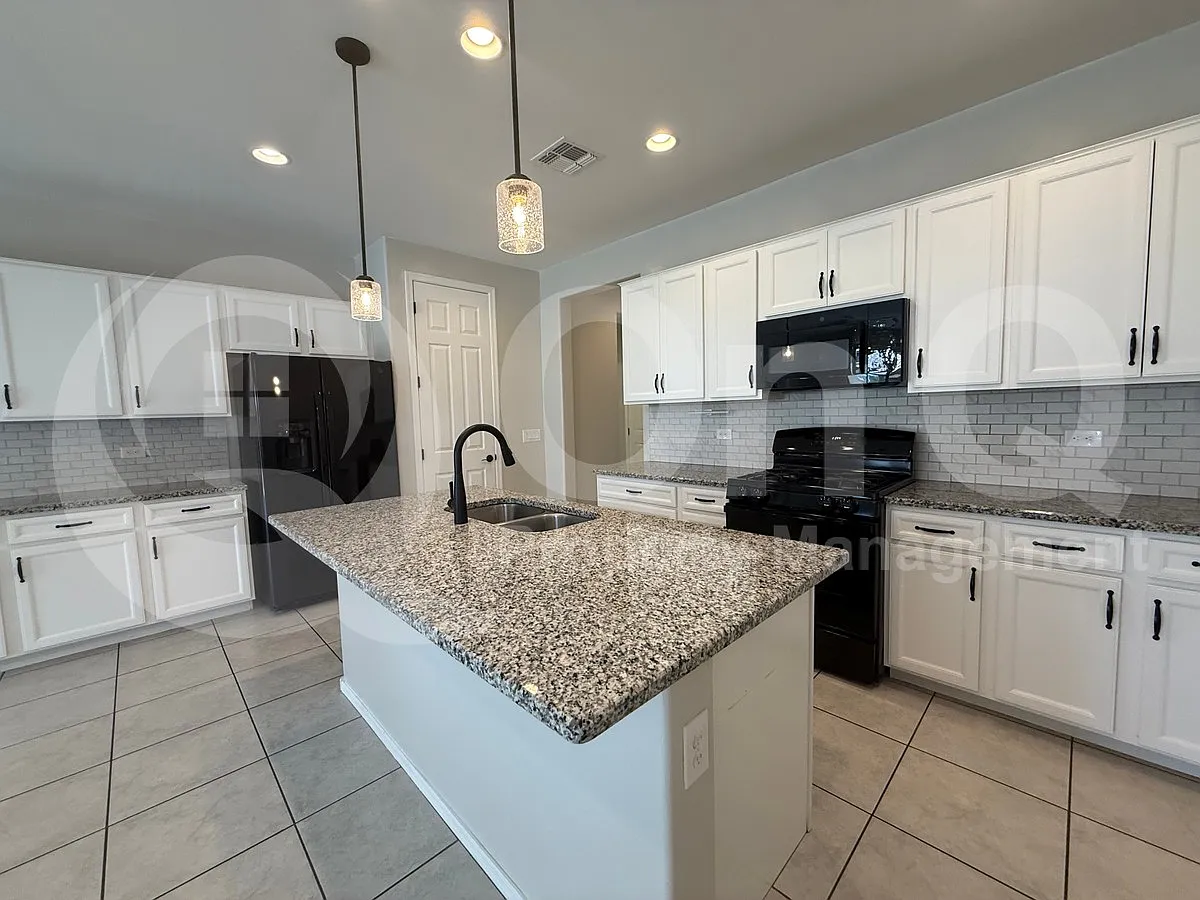 3 bed, 2.0 bath, 1597 sqft, $1,850 — Photo 3