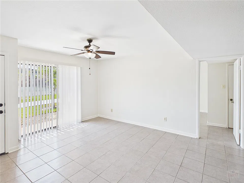 904 University Oaks Blvd #95