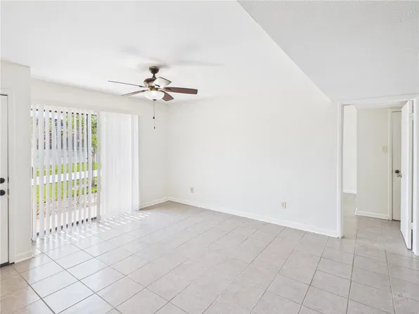 904 University Oaks Blvd APT 95, College Station, TX 77840