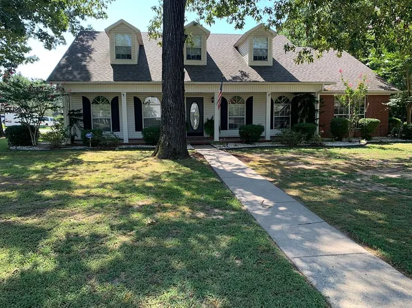 301 Barney Cv, White Hall, AR 71602