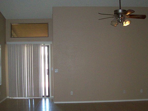 4th image of 802 E Rosemonte Dr