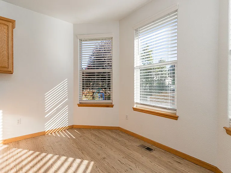 6708 Sage Ave — Photo 10