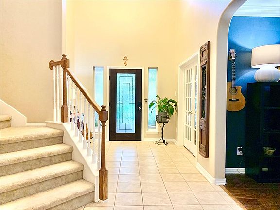 5th image of 2810 Chatelle Dr