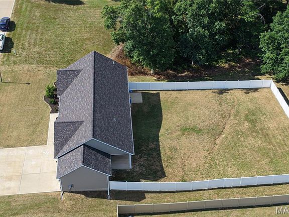 4th image of 509 Oakbluff Ct