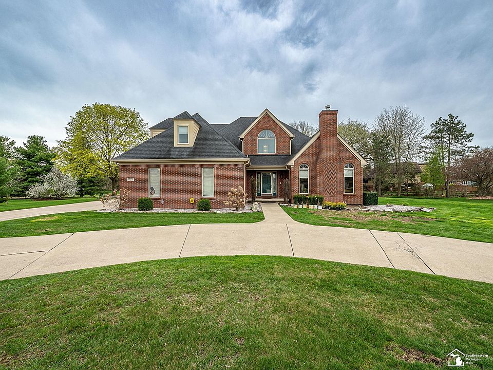 1st image of 5535 E Dartmoor Dr