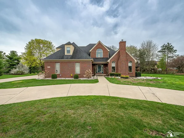 5535 E Dartmoor Dr, Monroe, MI 48161