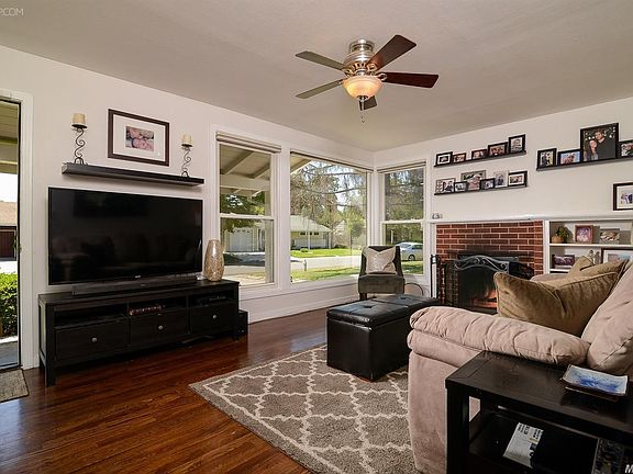 4th image of 2313 Cathay Way